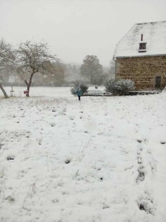 gite les chaumeix Prondines Ferienhaus
